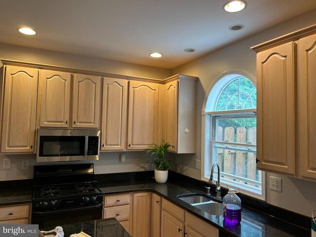 Building Photo - 114 Lenape Dr