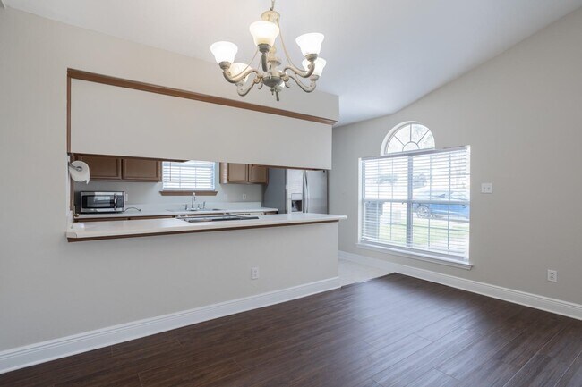 Building Photo - 3569 Chatelaine Dr