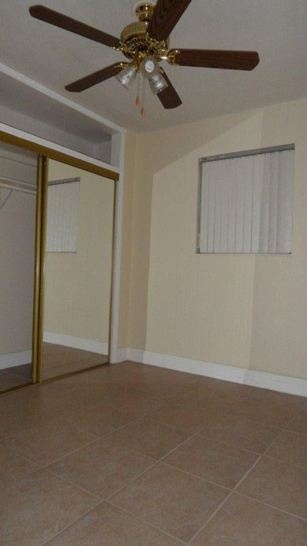 Building Photo - 700 N 70th Ave