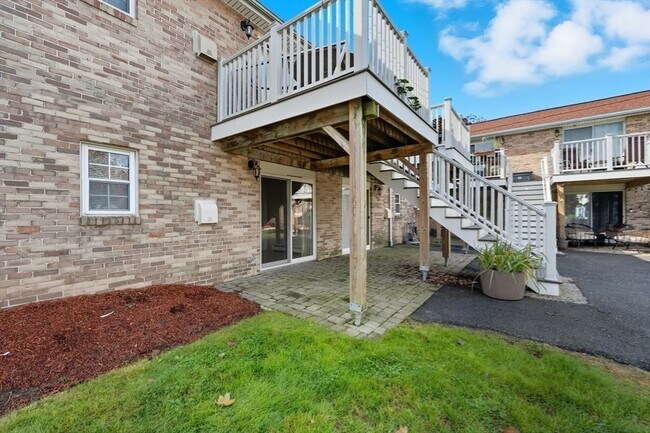 Building Photo - 10 Washington Park Dr