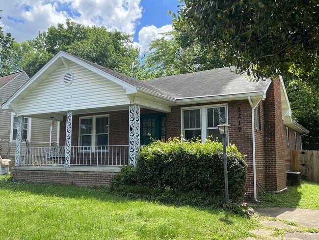 Primary Photo - 2217 Paige St