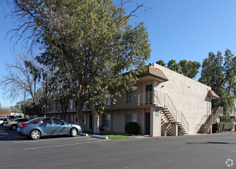 Building Photo - Country Club Terrace