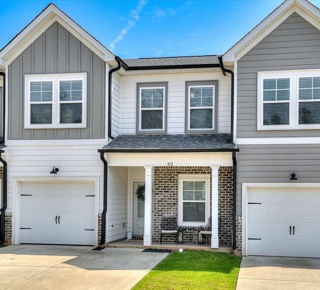 Building Photo - 312 Sumac Trail