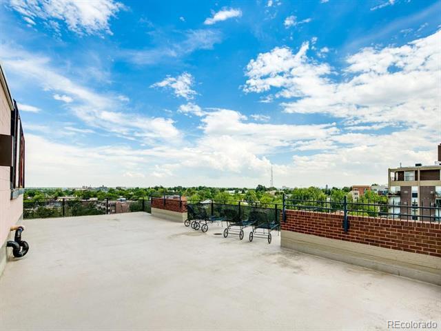 Building Photo - 1200 Vine St