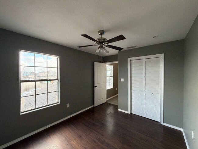 Building Photo - TWO STORY 5 BEDROOM 3 BATH HOUSE WITH SPA