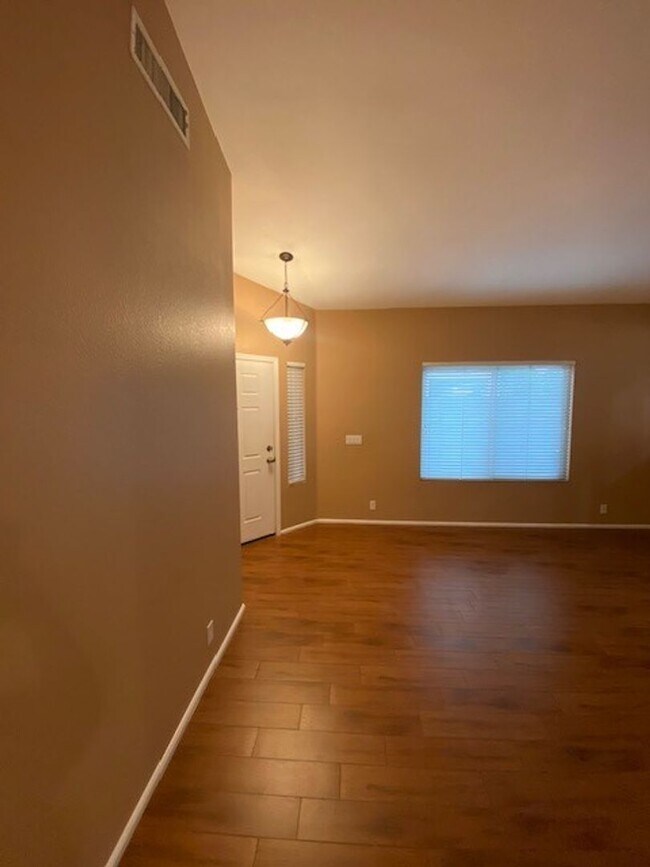 Building Photo - Beautiful 3-Bedroom Home with Vaulted Ceilings & Private Fenced Yard