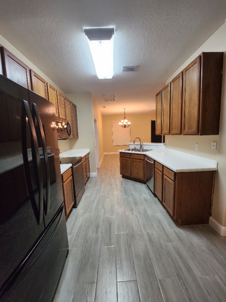 Building Photo - 8365 104th Ct