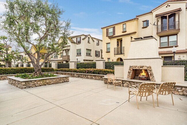 Building Photo - 13190 Murano Ave