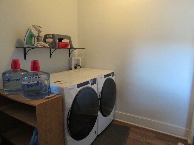 Building Photo - Furnished 2-Bedroom Home in the Historic Feldman Neighborhood – Central/University Area