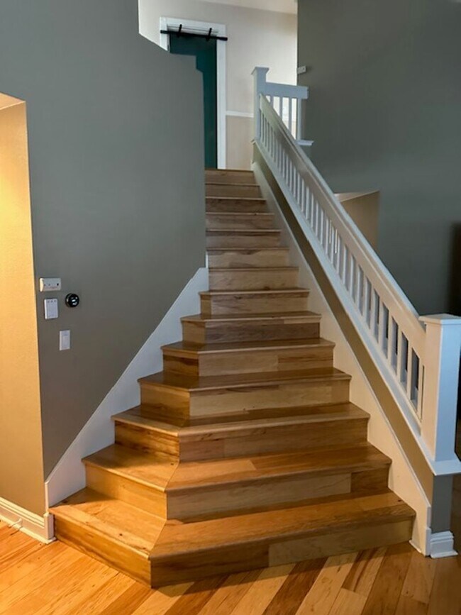 Building Photo - 9507 Lazy Creek Dr