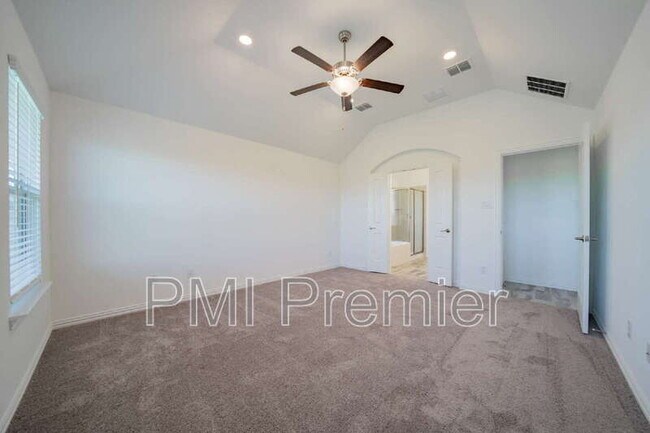 Building Photo - 14817 Equine Trail