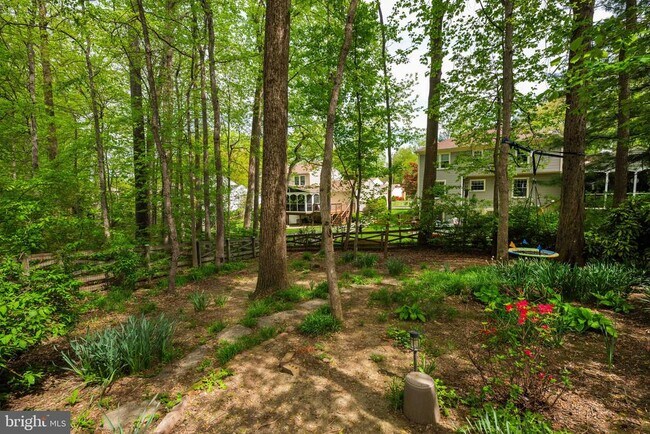 Building Photo - 10906 Carters Oak Way