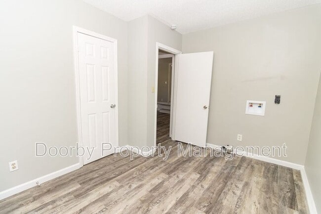 Building Photo - 7707 Canyon Dr