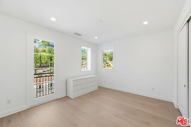 Building Photo - 20448 Liverpool Way