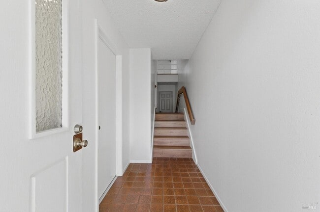 Building Photo - 12 Byron Cir