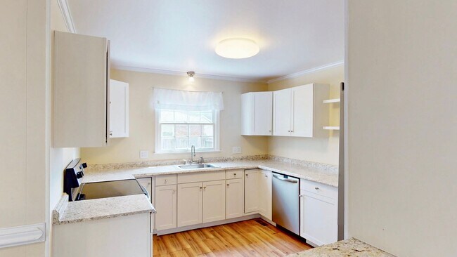 Building Photo - 6821 View Way Dr