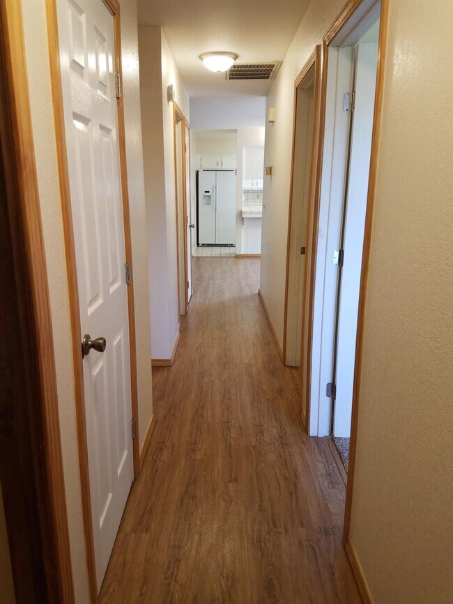 Building Photo - 1463 E Millard Way