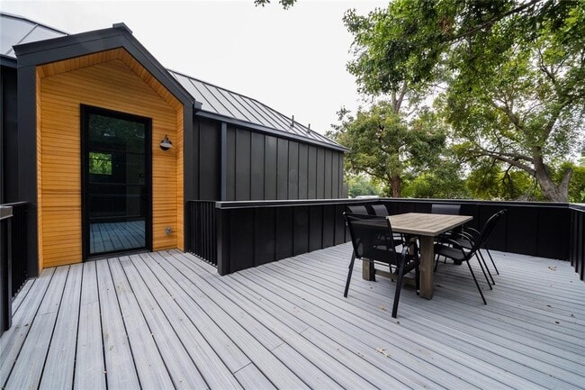 Building Photo - 1103 Cherico St