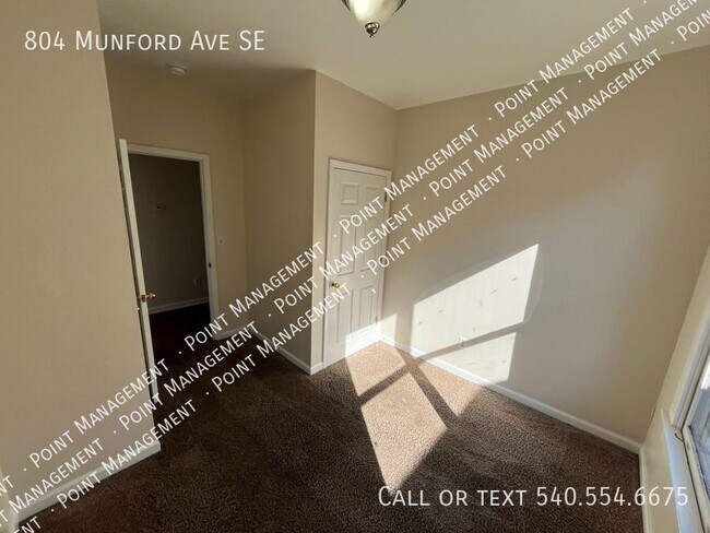 Building Photo - 804 Munford Ave SE
