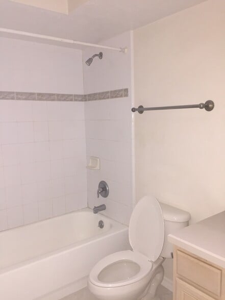 Bathroom - 229 Everest Pt