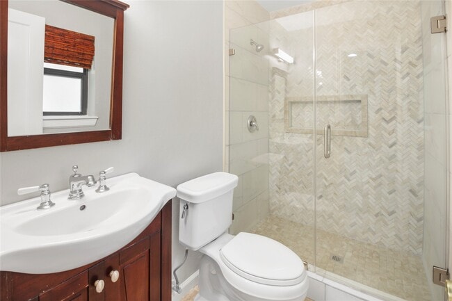 Building Photo - 6 Coralberry Ct