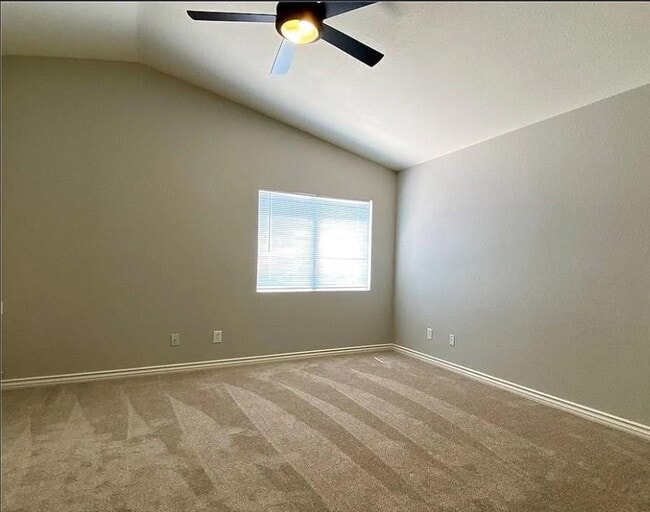 Building Photo - 9317 Mountain Rise Ave