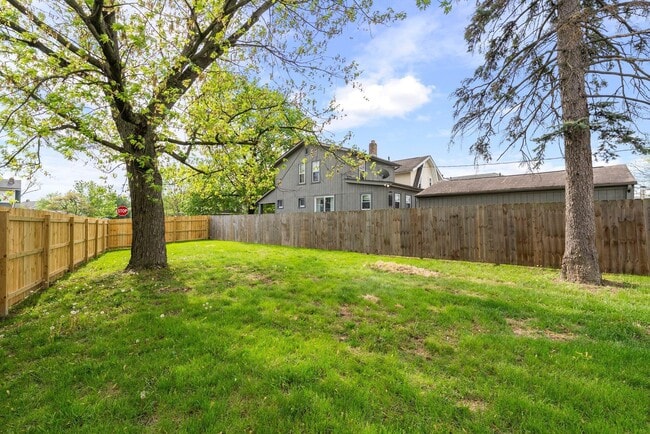 Building Photo - 2671 Whitehead Rd