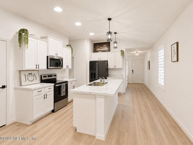 Building Photo - 6068 Bucking Bronco Dr