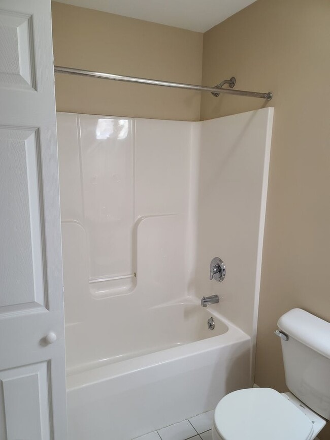 Building Photo - 3 Bedroom Townhome for Rent in Waynesboro