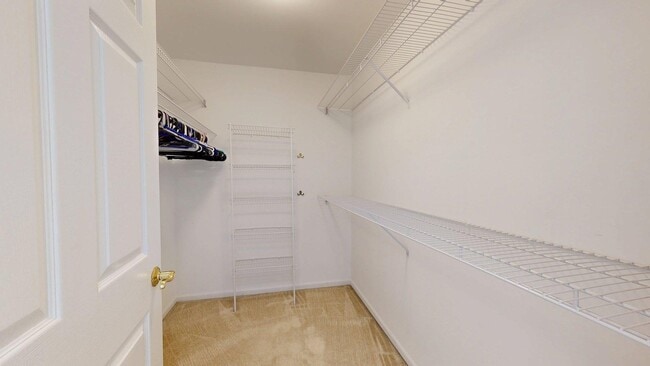 Building Photo - 4890 N Ridgeside Cir