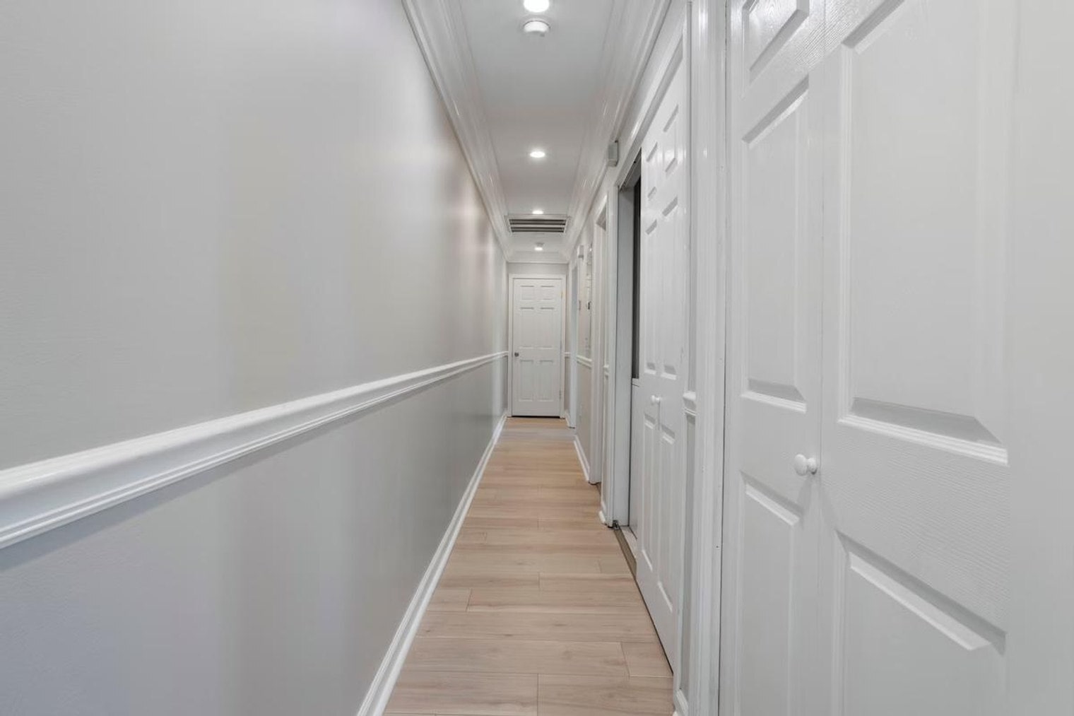 Building Photo - 426 Russell Ave