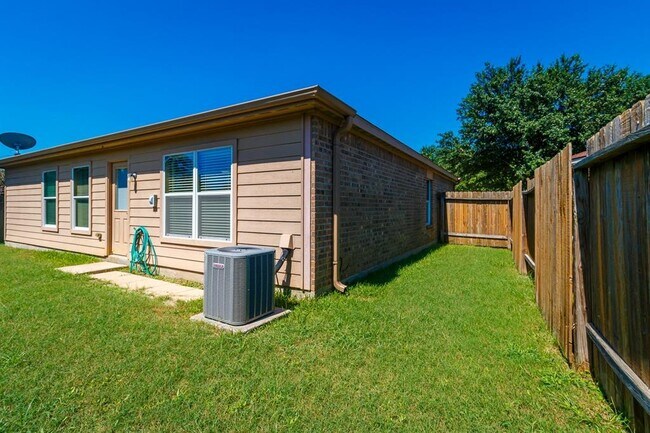 Building Photo - 12115 Estelle Ln