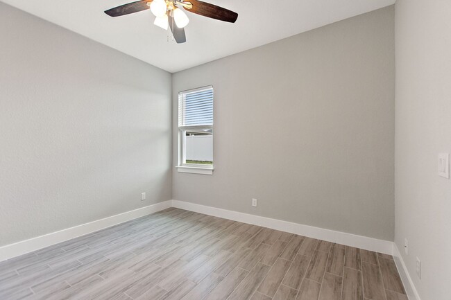 Building Photo - Deposit-Free! Modern, energy efficient hom...