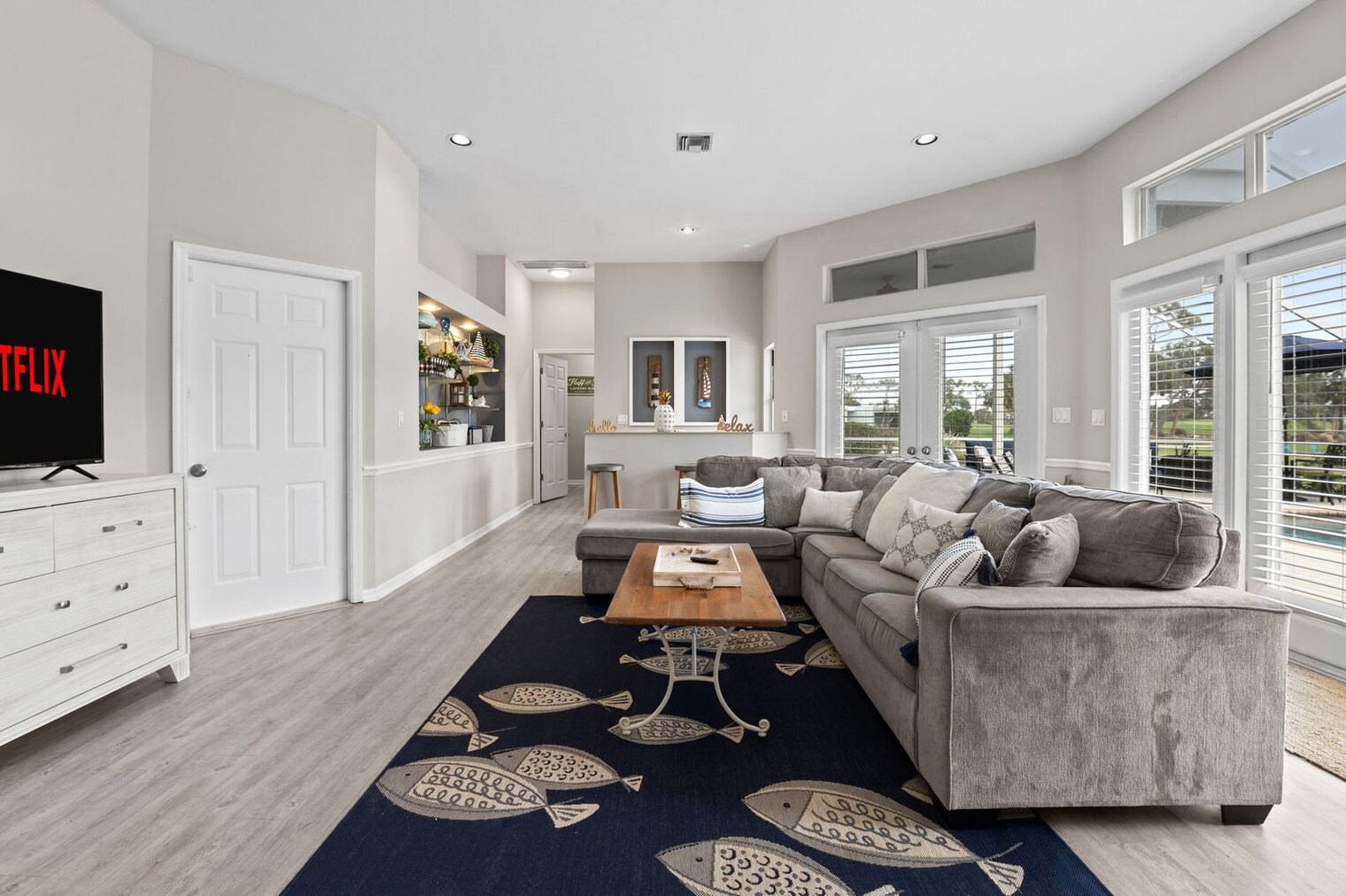 Building Photo - 4137 Pinar Dr