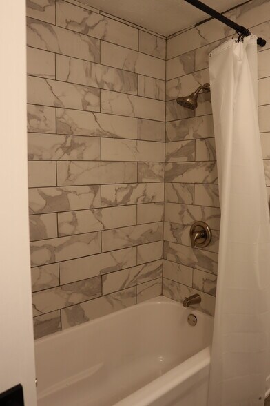 Shower - 1704 9th St