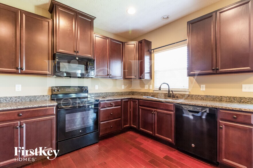 Building Photo - 5312 Venetian Way