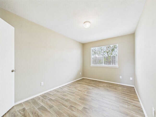 Building Photo - 3318 Field Manor Ln