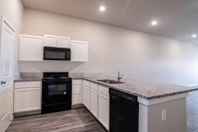 Building Photo - 2127 N Texas Ave