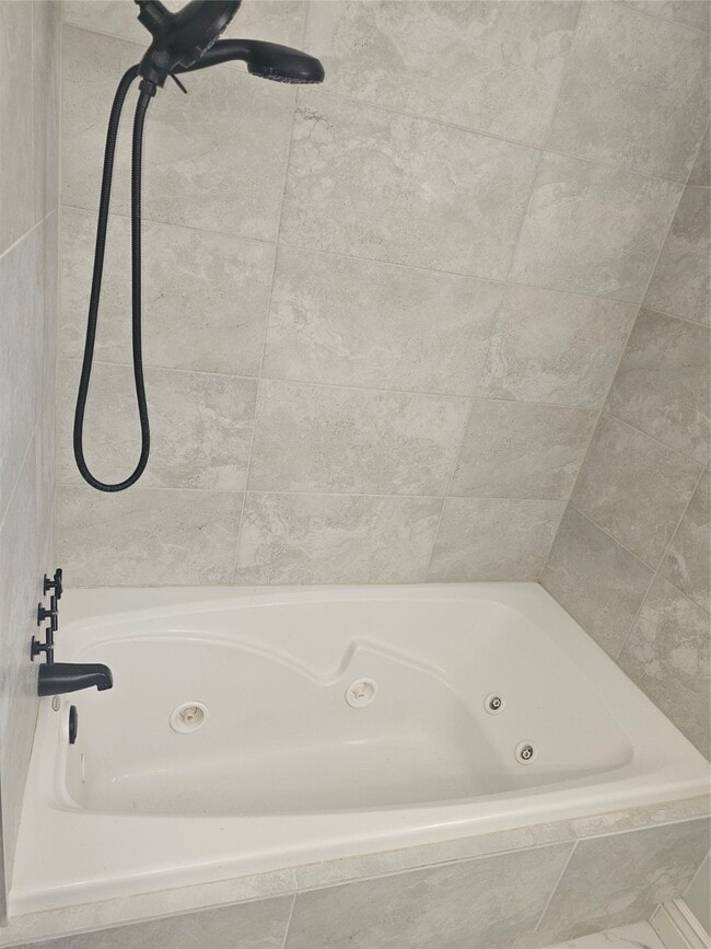 Building Photo - 10510 Sierra Dr