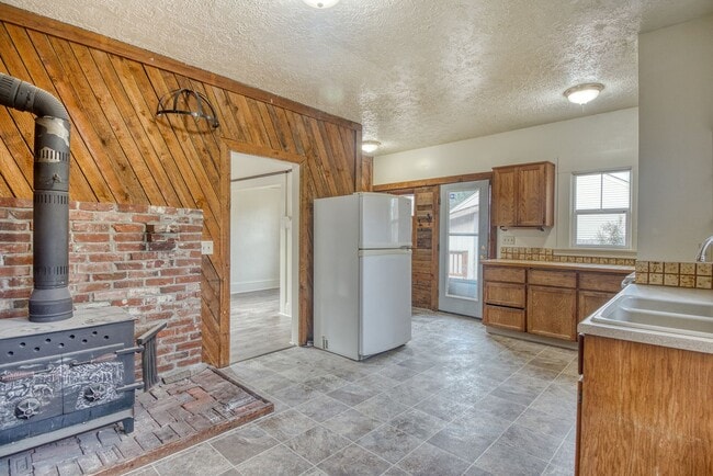 Building Photo - In the heart of Downtown Vancovuer