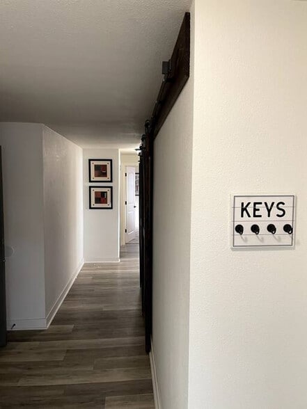 Building Photo - 922-940 Oak Street-SI ID1253107P