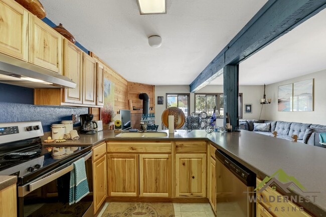 Building Photo - Deck Gore Condo - WINTER RENTAL-2 Bedroom/...