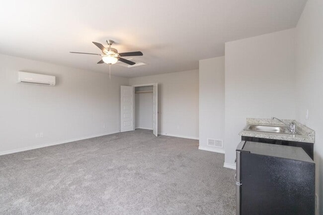 Building Photo - 1925 Cypress Gate Dr