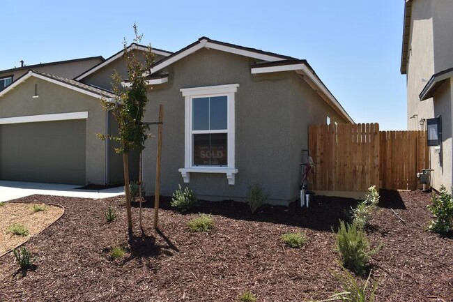 Building Photo - 4041 Bayonet Dr