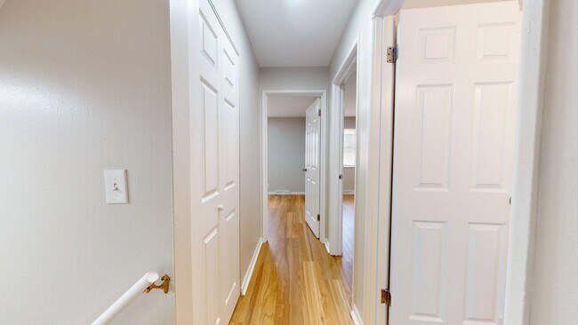 Building Photo - Elyria - fully updated two bedroom townhouse for rent!