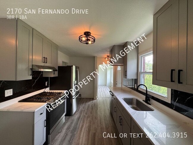 Primary Photo - 2170 San Fernando Dr