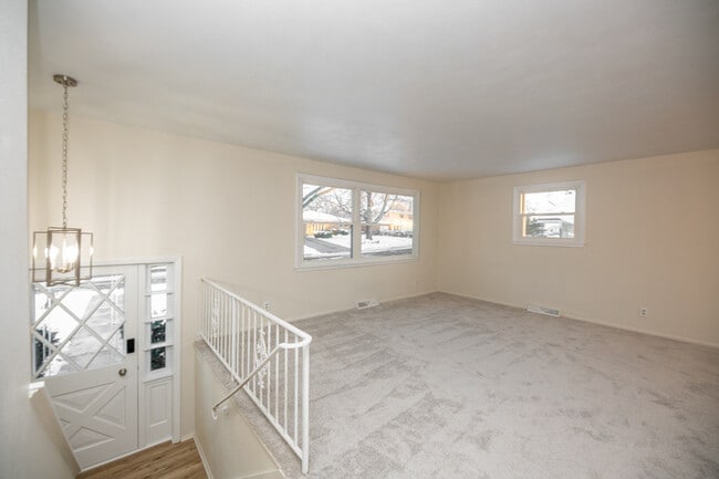 Building Photo - Home in Far North Peoria