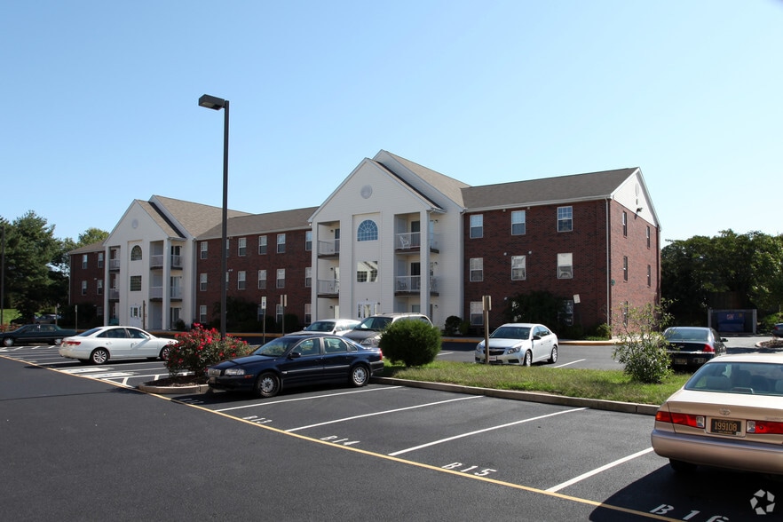 Planters Run Apartments (55+ Active Adult) 100 Golden Ln Dover DE