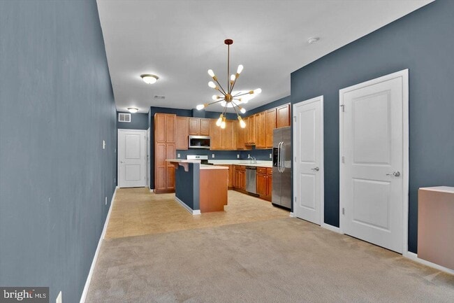 Building Photo - 7 Rowand Way E