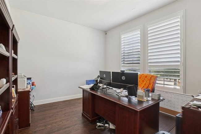 Building Photo - 6209 Verbena Ln